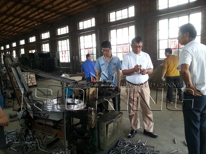 Checking carefully the shear studs